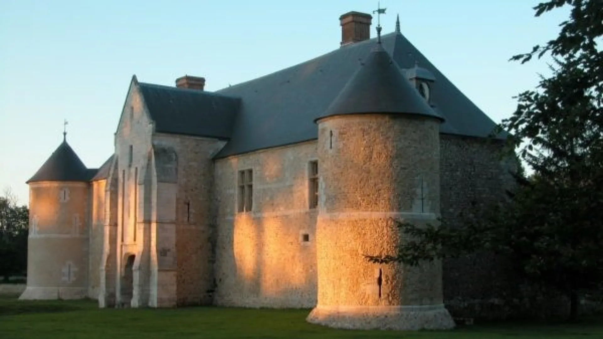 Le Manoir du Catel, à 10 min du gîte Le Clos des Pâquerettes à Yvetot
